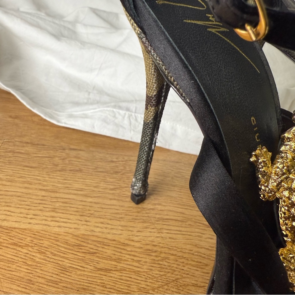 Vintage Giuseppe Zanotti Alligator Heels - Picture 7 of 7